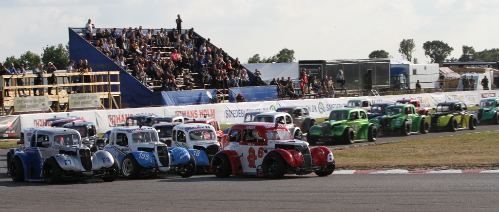 Mathias H. Jensen i front ved årets Night Race på Padborg Park.
(Foto: Motorsporten.dk)